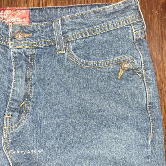 Levi Strauss Signature Womens Stretch Denim Jeans Size 12 Mid-Rise Straight Leg - Picture 3 of 11